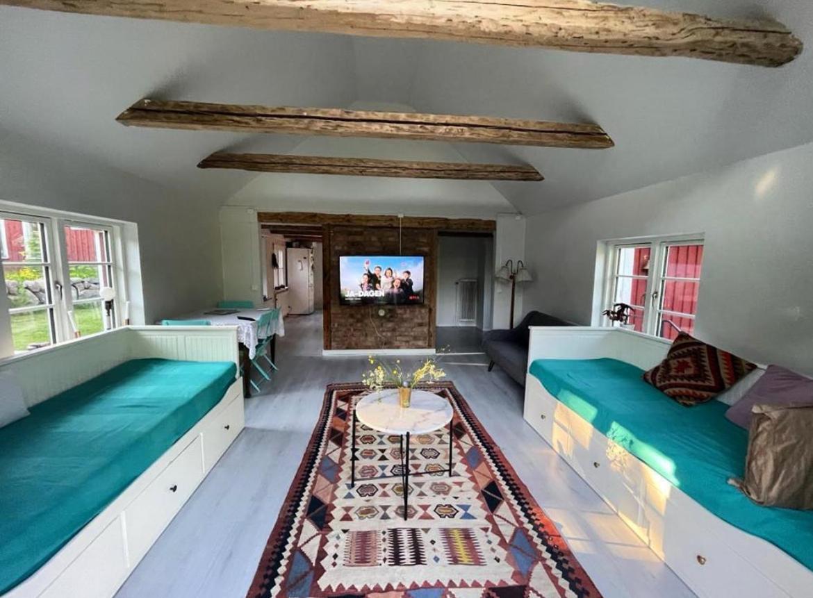Вилла Mysig Stuga Naera Aestad Vingard & Spa Экстерьер фото